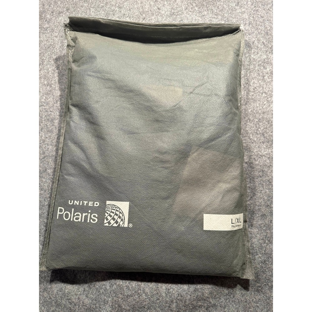 United Polaris Business Class Pajamas Set Mens L/XL Blue Henley Tan Pants Pouch - Picture 1 of 6
